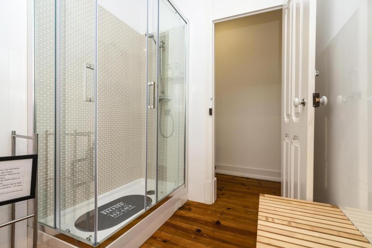 Rustic M2 R1 - Amazing Double Room With Shared Bathroom Лиссабон Экстерьер фото
